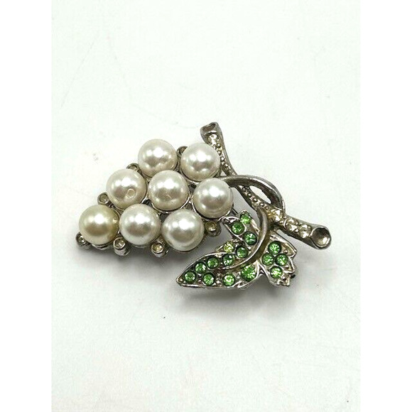 Vintage Silver Tone Rhinestones & Faux Pearls Grape Brooch Pin - Picture 1 of 9